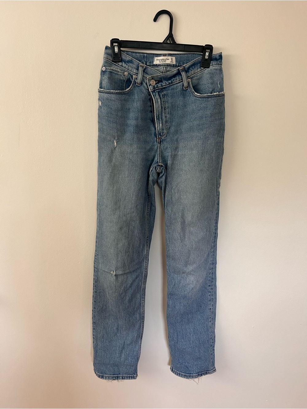Abercrombie & Fitch The 90’s Straight Ultra High Rise Angle Button